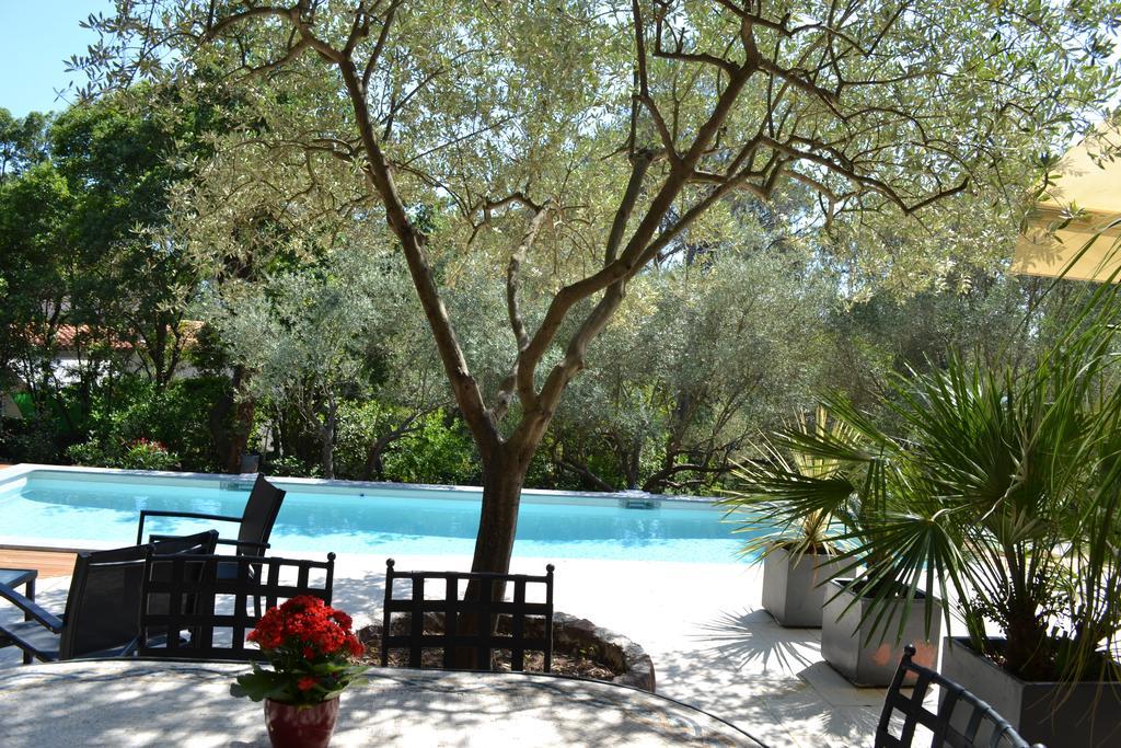 B&B La Palatine Frejus Exterior photo